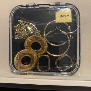 Chic Gold Women's Accessory Set Box 2